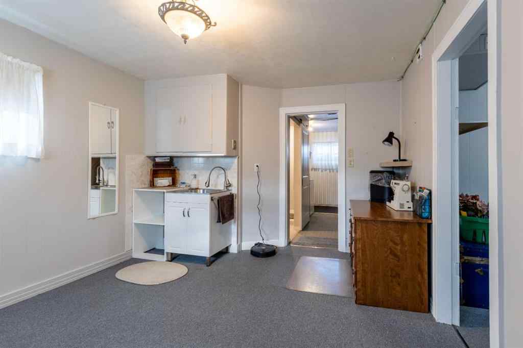 MLS&reg; # A2270023 - 350 4 Street SW in SW Hill Medicine Hat, Residential Open Houses