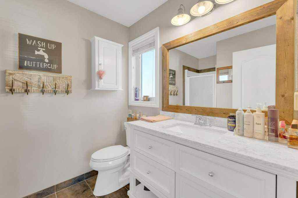 MLS&reg; # A2270026 - 4026 40 Street Close   in Riverside Ponoka, Residential Open Houses