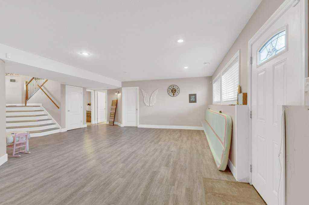 MLS&reg; # A2270026 - 4026 40 Street Close   in Riverside Ponoka, Residential Open Houses