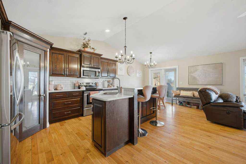 MLS&reg; # A2270026 - 4026 40 Street Close   in Riverside Ponoka, Residential Open Houses