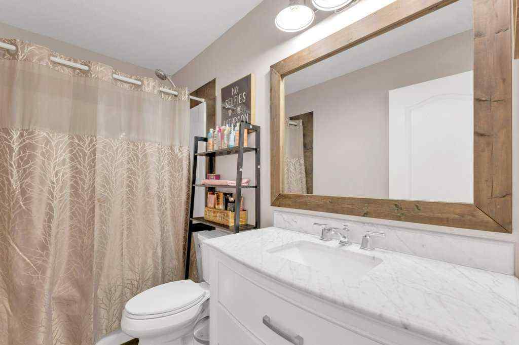 MLS&reg; # A2270026 - 4026 40 Street Close   in Riverside Ponoka, Residential Open Houses