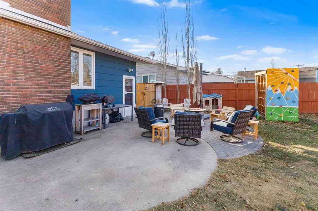 MLS® A2270030 - 1108 Lake Sundance Crescent SE in Lake Bonavista Calgary, Residential