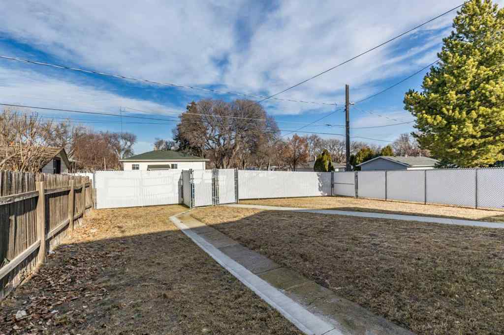 MLS&reg; # A2270031 - 540 5 Avenue SW in SW Hill Medicine Hat, Residential Open Houses