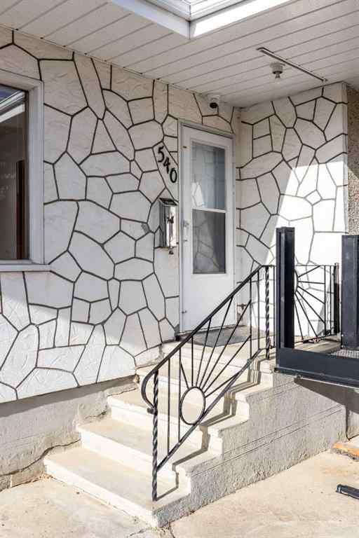 MLS&reg; # A2270031 - 540 5 Avenue SW in SW Hill Medicine Hat, Residential Open Houses