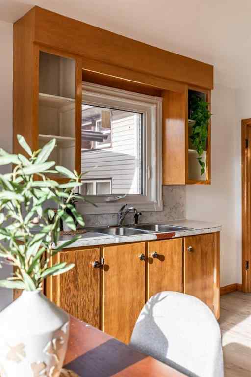 MLS&reg; # A2270031 - 540 5 Avenue SW in SW Hill Medicine Hat, Residential Open Houses