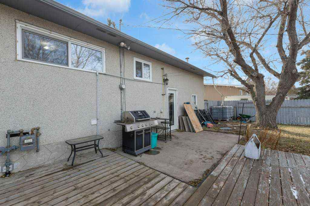 MLS&reg; # A2270034 - 408 4 Street N in NONE Vulcan, Residential Open Houses