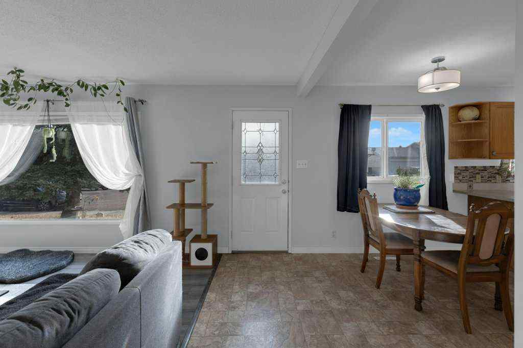 MLS&reg; # A2270034 - 408 4 Street N in NONE Vulcan, Residential Open Houses