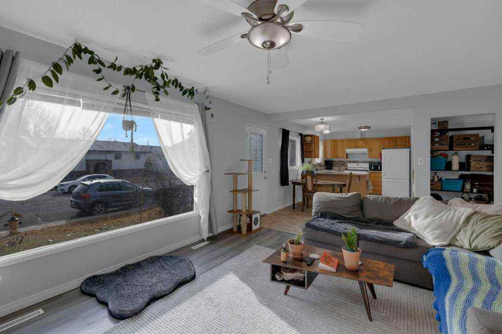 MLS&reg; # A2270034 - 408 4 Street N in NONE Vulcan, Residential Open Houses