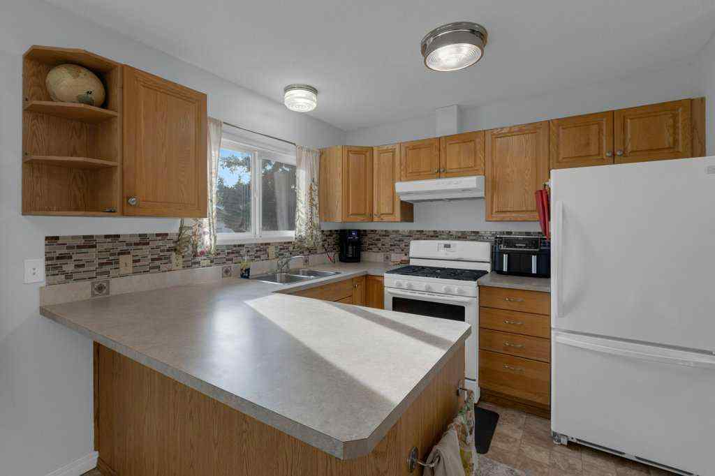 MLS&reg; # A2270034 - 408 4 Street N in NONE Vulcan, Residential Open Houses