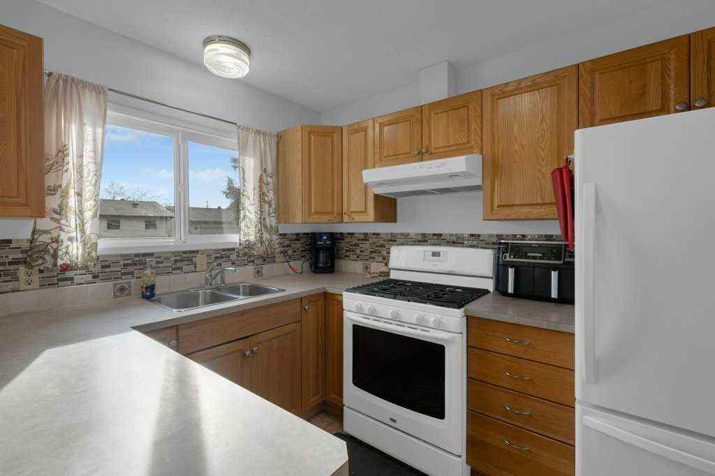 MLS&reg; # A2270034 - 408 4 Street N in NONE Vulcan, Residential Open Houses