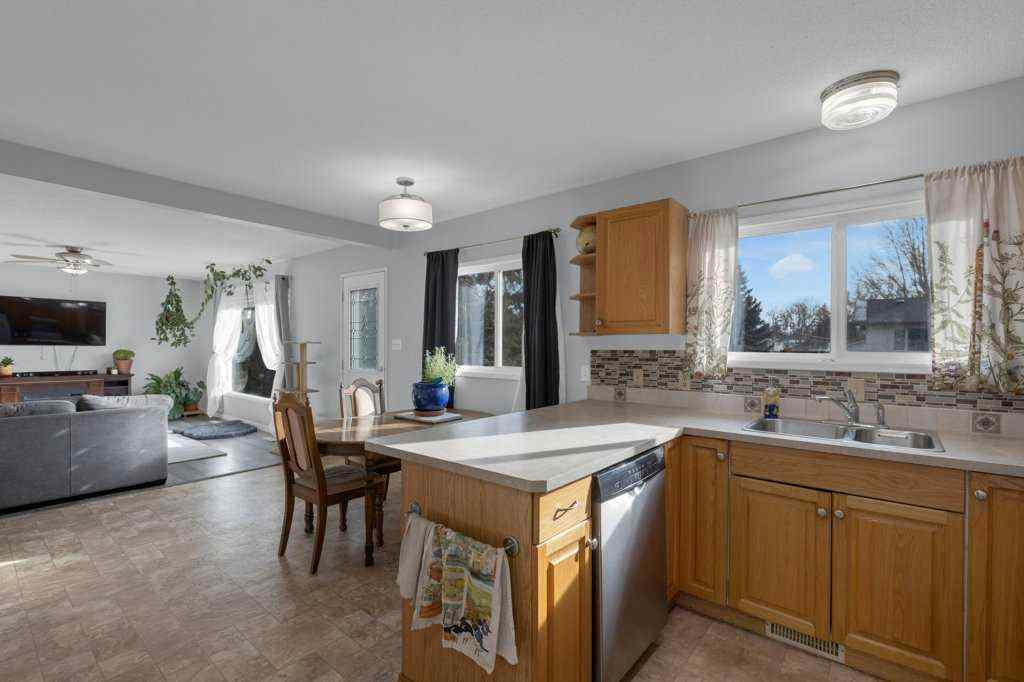 MLS&reg; # A2270034 - 408 4 Street N in NONE Vulcan, Residential Open Houses