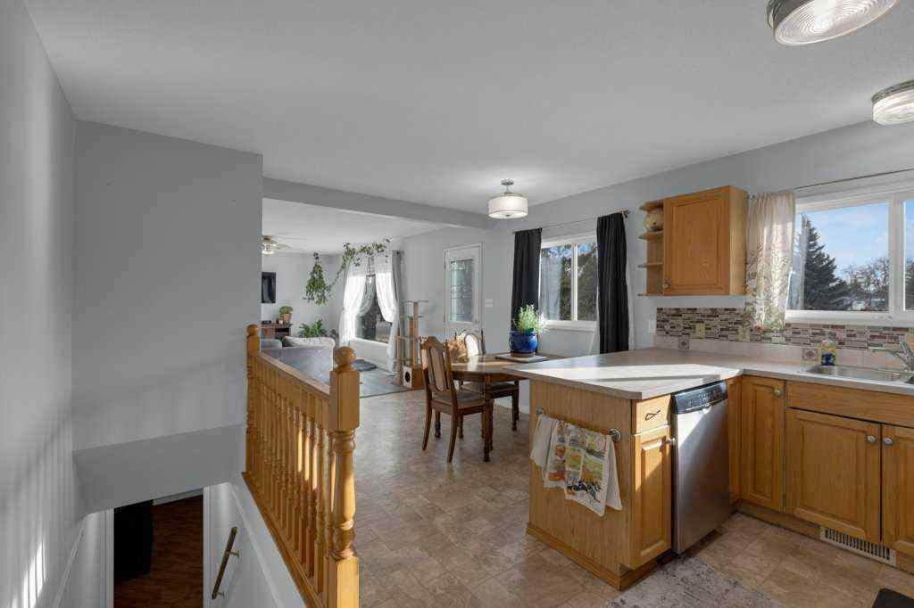 MLS&reg; # A2270034 - 408 4 Street N in NONE Vulcan, Residential Open Houses