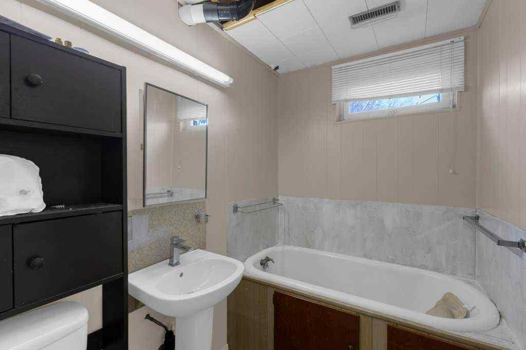 MLS&reg; # A2270034 - 408 4 Street N in NONE Vulcan, Residential Open Houses