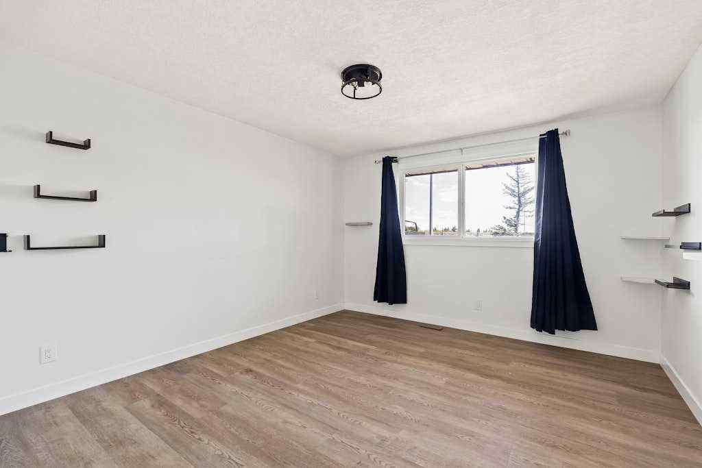 MLS® A2270035 - 856 Rundlecairn Way NE in Rundle Calgary, Residential