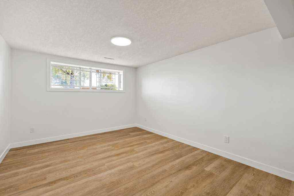 MLS® A2270035 - 856 Rundlecairn Way NE in Rundle Calgary, Residential