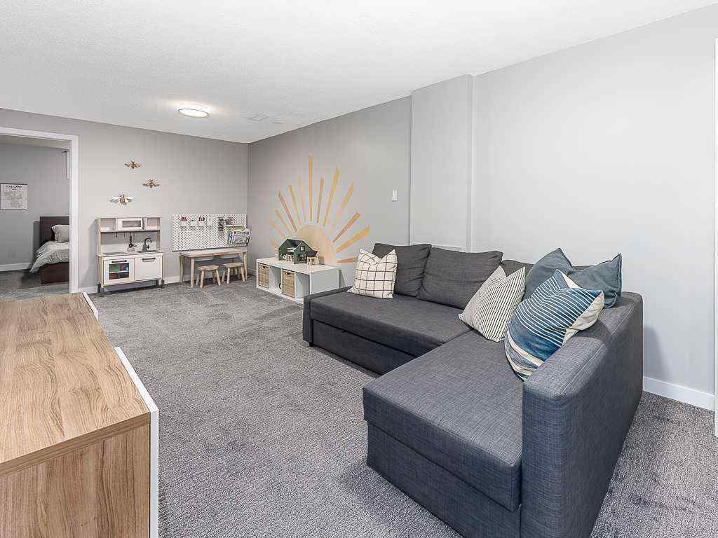 MLS® # A2270047 - 5927 Thornton Road NW in Thorncliffe Calgary, Residential Open Houses