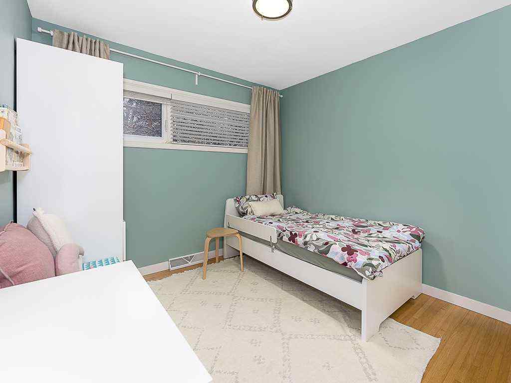 MLS® # A2270047 - 5927 Thornton Road NW in Thorncliffe Calgary, Residential Open Houses