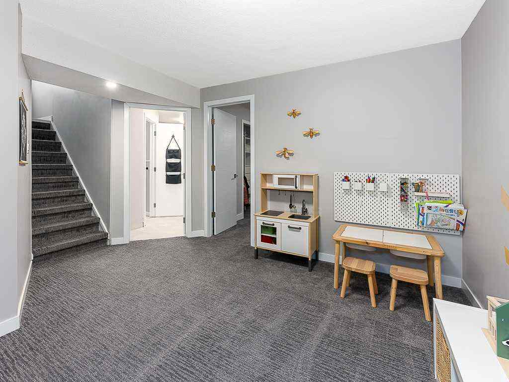 MLS® # A2270047 - 5927 Thornton Road NW in Thorncliffe Calgary, Residential Open Houses