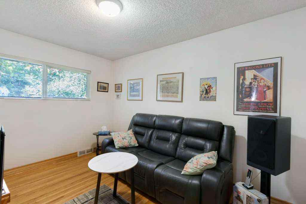 MLS® A2270062 - 2623 Glencastle Street SW in Glendale Calgary, Residential