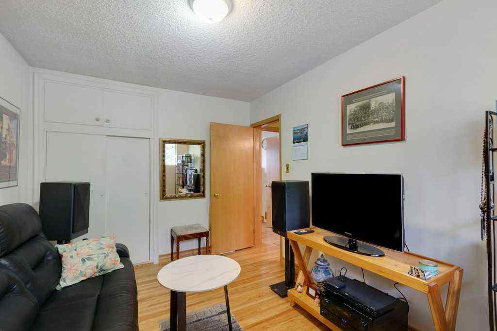 MLS® A2270062 - 2623 Glencastle Street SW in Glendale Calgary, Residential