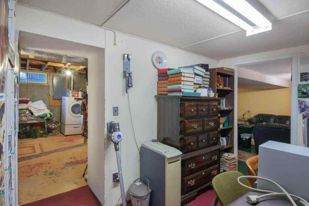 MLS® A2270062 - 2623 Glencastle Street SW in Glendale Calgary, Residential