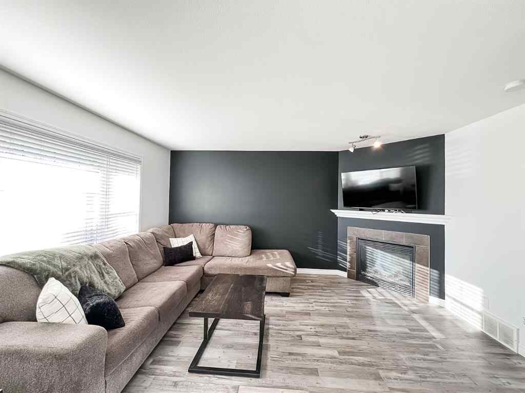 MLS&reg; # A2270070 - 11218 Pinnacle Drive  in Pinnacle Ridge Grande Prairie, Residential Open Houses