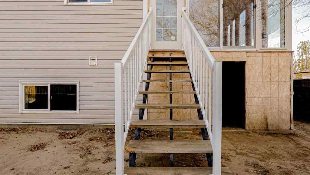 MLS&reg; # A2270073 - 326 3 Street SW in SW Hill Medicine Hat, Residential Open Houses