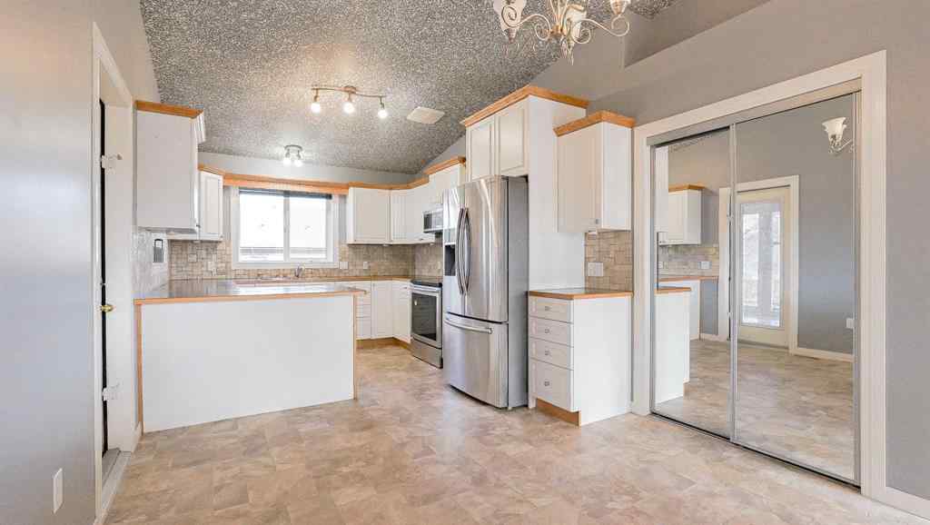 MLS&reg; # A2270073 - 326 3 Street SW in SW Hill Medicine Hat, Residential Open Houses