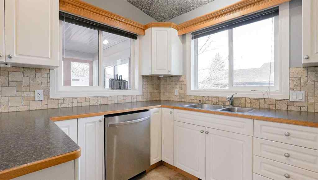 MLS&reg; # A2270073 - 326 3 Street SW in SW Hill Medicine Hat, Residential Open Houses