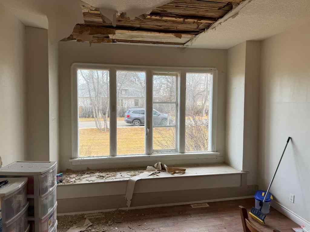 MLS&reg; # A2270075 - 502 1 Street S in NONE Vulcan, Residential Open Houses