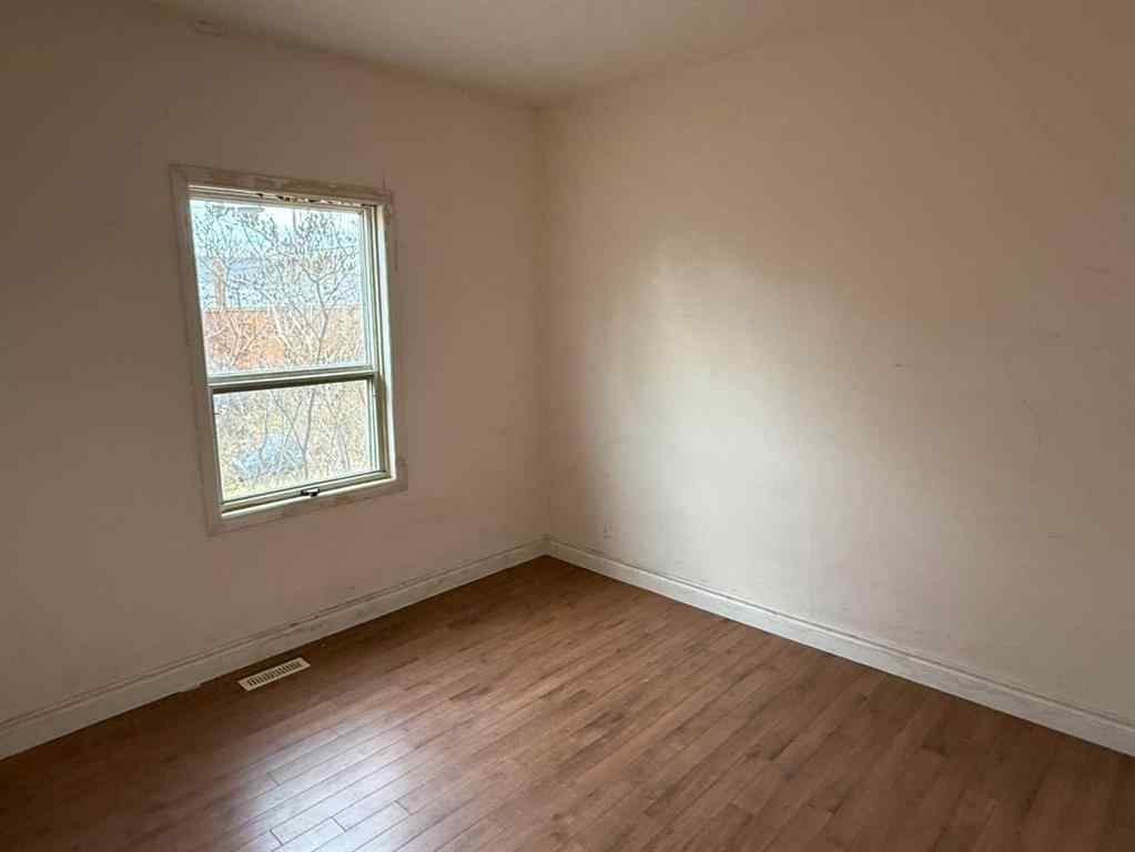 MLS&reg; # A2270075 - 502 1 Street S in NONE Vulcan, Residential Open Houses