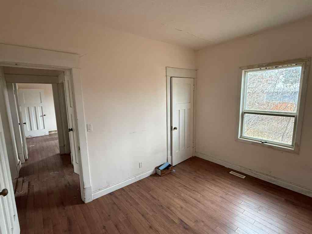 MLS&reg; # A2270075 - 502 1 Street S in NONE Vulcan, Residential Open Houses