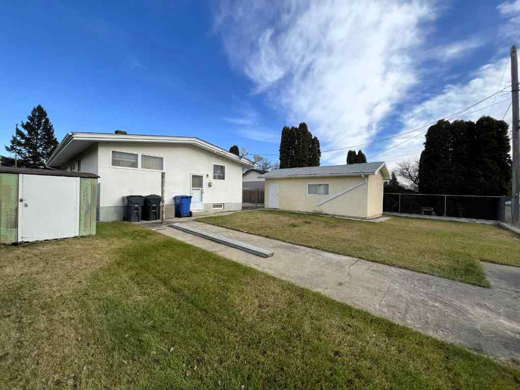 MLS&reg; # A2270077 - 895 16A Street NE in Northeast Crescent Heights Medicine Hat, Residential Open Houses