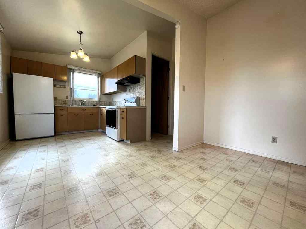 MLS&reg; # A2270077 - 895 16A Street NE in Northeast Crescent Heights Medicine Hat, Residential Open Houses