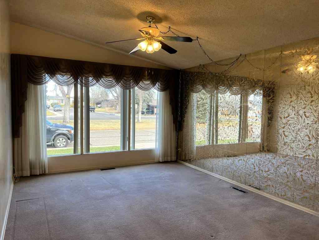 MLS&reg; # A2270077 - 895 16A Street NE in Northeast Crescent Heights Medicine Hat, Residential Open Houses