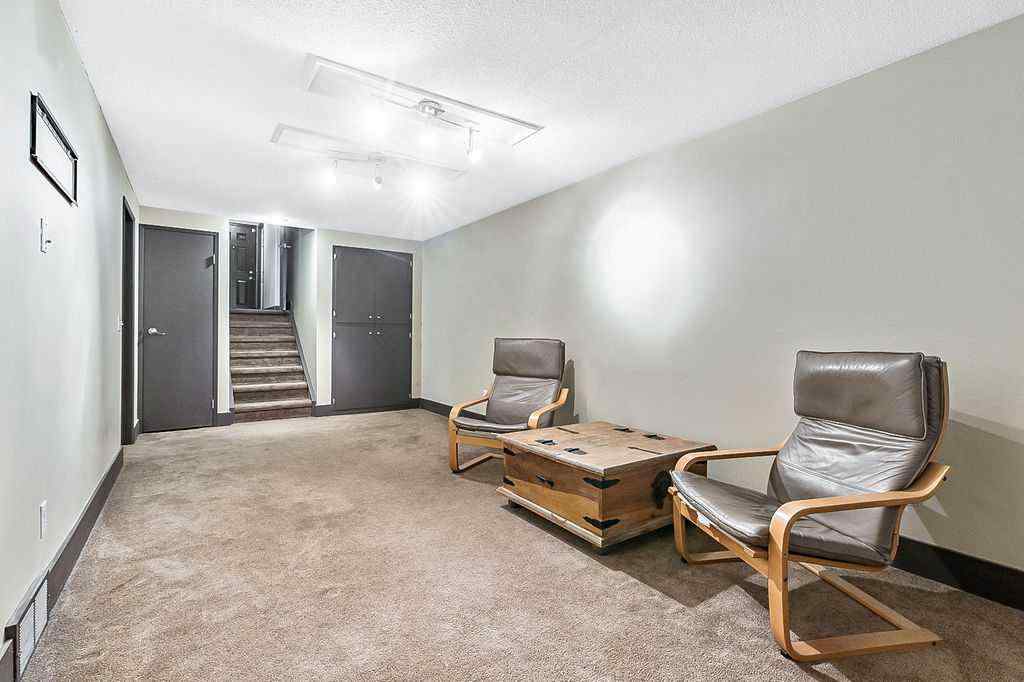 MLS® A2270083 - 804 Varsity Estates Place NW in Varsity Calgary, Residential