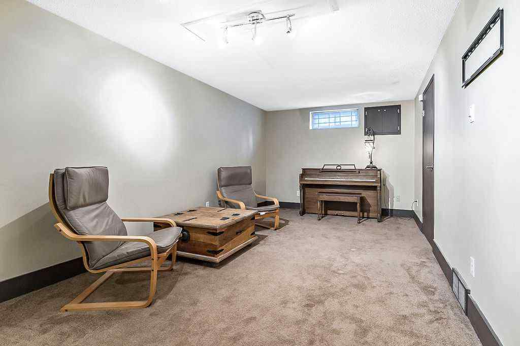 MLS® A2270083 - 804 Varsity Estates Place NW in Varsity Calgary, Residential