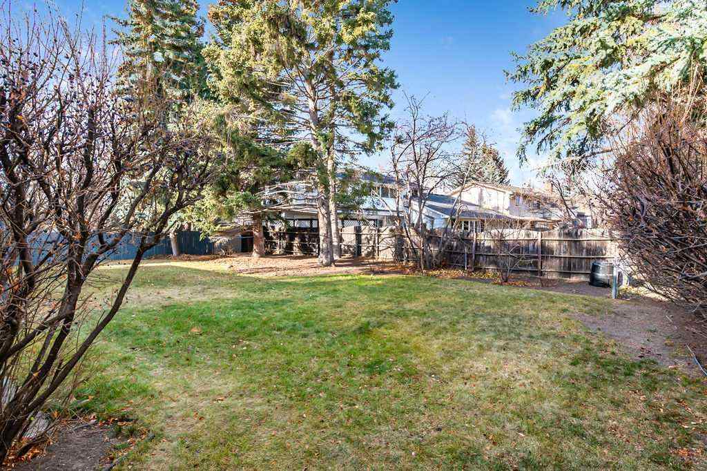 MLS® A2270083 - 804 Varsity Estates Place NW in Varsity Calgary, Residential