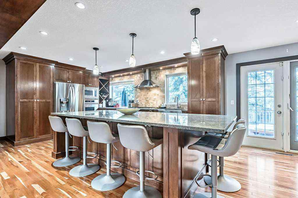 MLS® A2270083 - 804 Varsity Estates Place NW in Varsity Calgary, Residential