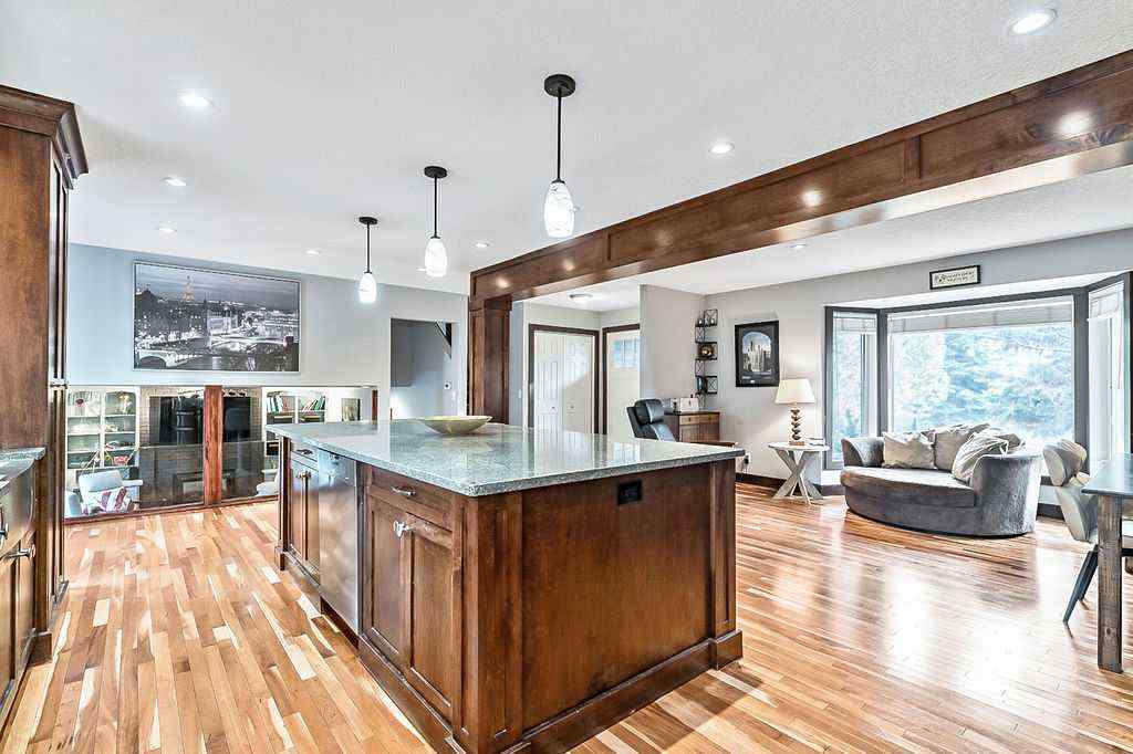 MLS® A2270083 - 804 Varsity Estates Place NW in Varsity Calgary, Residential