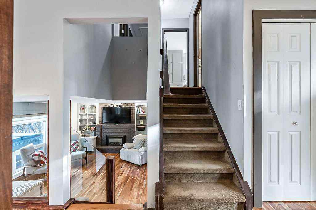 MLS® A2270083 - 804 Varsity Estates Place NW in Varsity Calgary, Residential