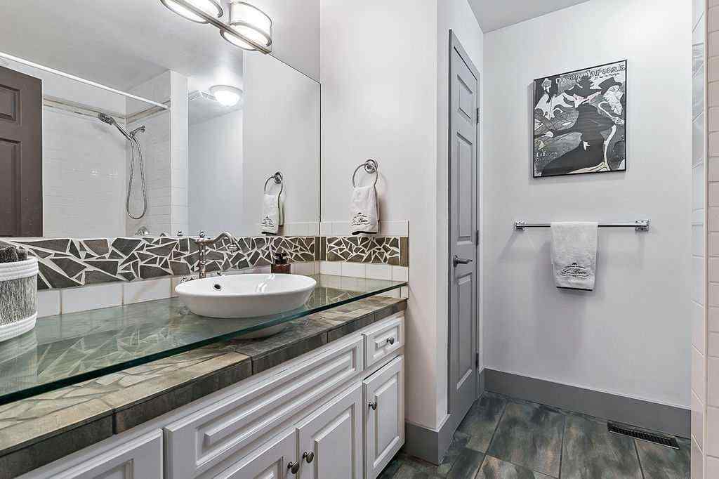 MLS® A2270083 - 804 Varsity Estates Place NW in Varsity Calgary, Residential