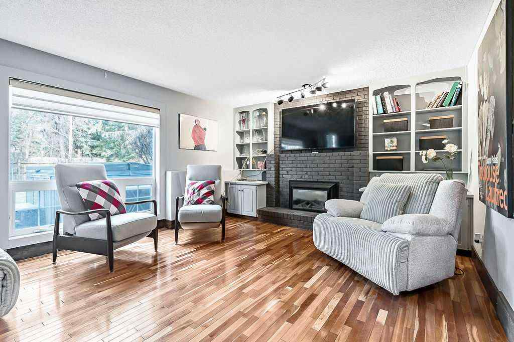 MLS® A2270083 - 804 Varsity Estates Place NW in Varsity Calgary, Residential