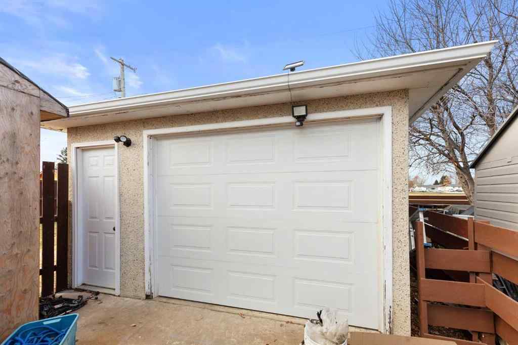 MLS&reg; # A2270087 - 70 Colter Crescent NW in Northwest Crescent Heights Medicine Hat, Residential Open Houses