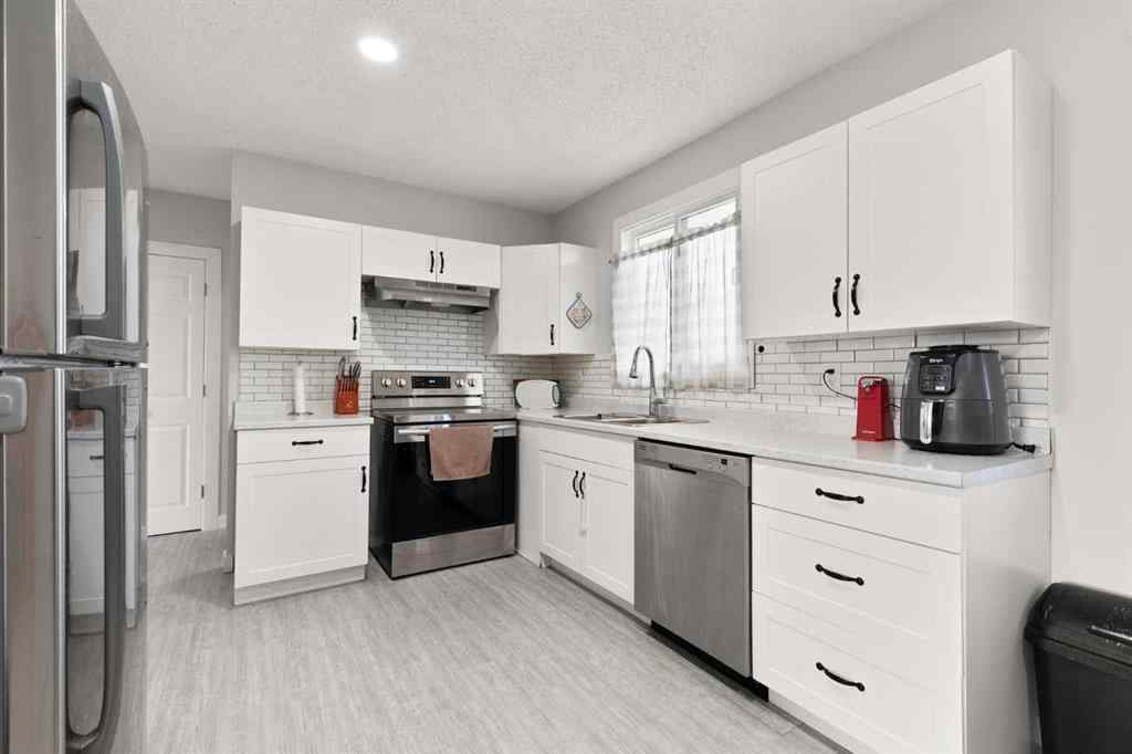 MLS&reg; # A2270087 - 70 Colter Crescent NW in Northwest Crescent Heights Medicine Hat, Residential Open Houses