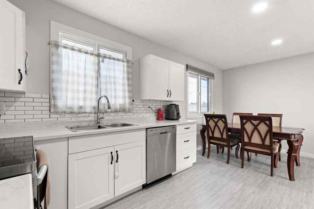 MLS&reg; # A2270087 - 70 Colter Crescent NW in Northwest Crescent Heights Medicine Hat, Residential Open Houses