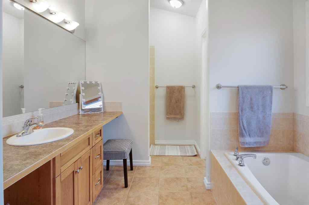 MLS&reg; # A2270088 - 2445 32 Avenue SW in Richmond Calgary, Residential Open Houses