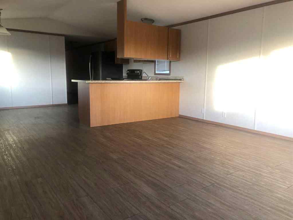 MLS® # A2270092 - 4404 52 Avenue  in NONE Fort Vermilion, Mobile Open Houses