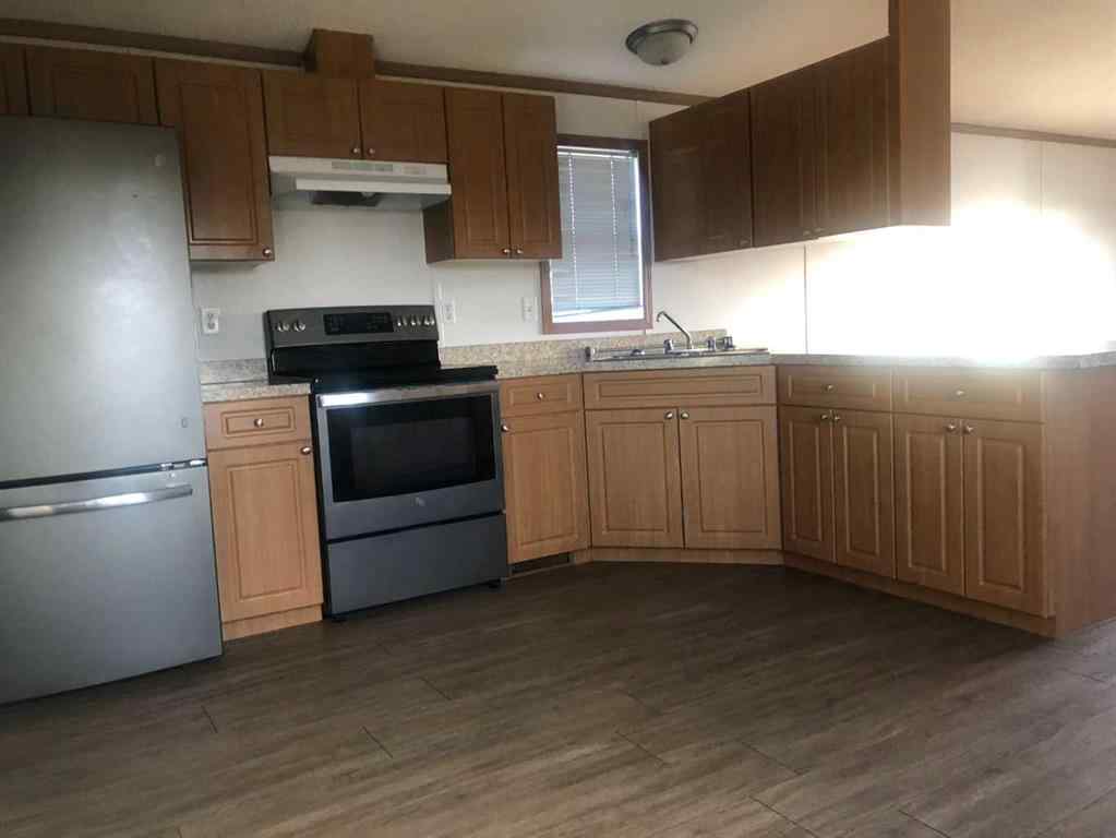 MLS® # A2270092 - 4404 52 Avenue  in NONE Fort Vermilion, Mobile Open Houses