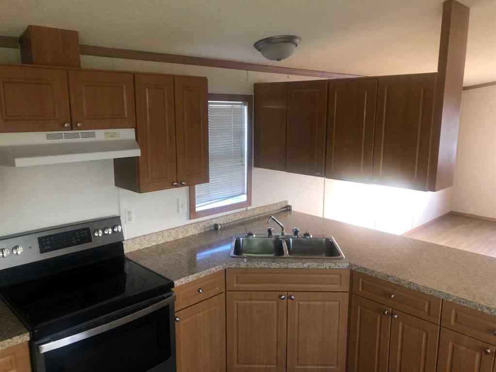 MLS® # A2270092 - 4404 52 Avenue  in NONE Fort Vermilion, Mobile Open Houses